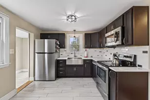 77 Dorset St, Portland, ME 04102 - Photo 7
