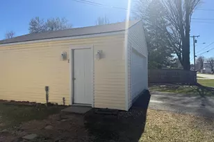 39 E Leavitt St, Skowhegan, ME 04976 - Photo 3