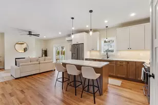 19 Forest Glen Ln, Topsham, ME 04086 - Photo 9