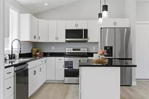 10 Meadow Ln, Oxford, ME 04270 - Photo 23