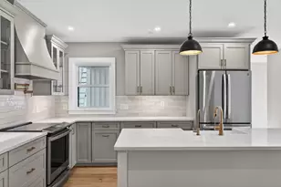 19 Fairway Commons Dr, Gorham, ME 04038 - Photo 5