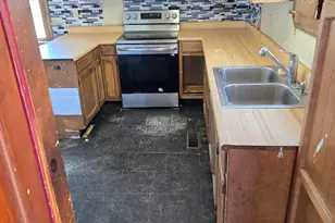 10 Cherry St, Dover Foxcroft, ME 04426 - Photo 5