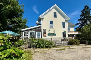 62 W Main St, Vinalhaven, ME 04863 - Photo 1