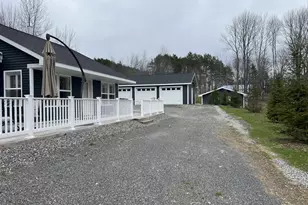 102 Crescent St, Skowhegan, ME 04976 - Photo 3