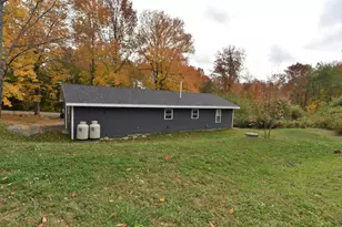 102 Crescent St, Skowhegan, ME 04976 - Photo 29
