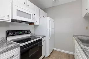 148 Breakwater Dr, South Portland, ME 04106 - Photo 17