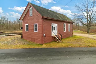 63 Elm St, Mechanic Falls, ME 04256 - Photo 3