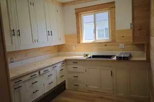 121 Bates St, Millinocket, ME 04462 - Photo 3