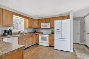 86 Gateway Commons Dr, Gorham, ME 04038 - Photo 11