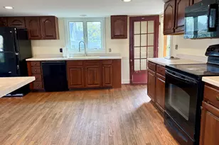 111 E Main St, Vinalhaven, ME 04863 - Photo 3