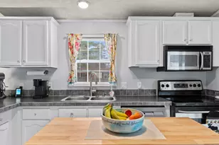 20 Tufton St, Brunswick, ME 04011 - Photo 9
