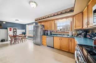 662 U S Hwy 1, Monticello, ME 04760 - Photo 3