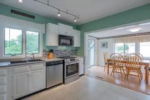 60 Waldo Ave, Rockland, ME 04841 - Photo 9