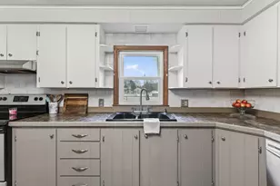 5 Linwood Ave, Augusta, ME 04330 - Photo 3