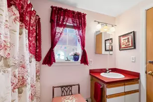 222 Washington St, Camden, ME 04843 - Photo 37