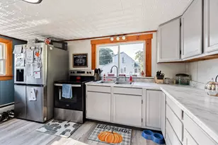 19 Summer St, Madison, ME 04950 - Photo 15