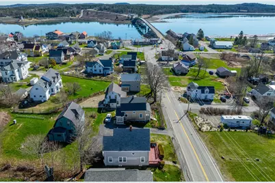 35 Washington Street, Lubec, ME 04652 - Photo 3