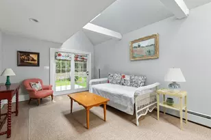 9 Chestnut Hill St, Camden, ME 04843 - Photo 9