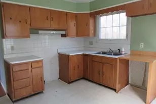 155 Washington St, Baileyville, ME 04694 - Photo 9