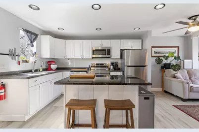 313R Warren Avenue, Portland, ME 04103 - Photo 9