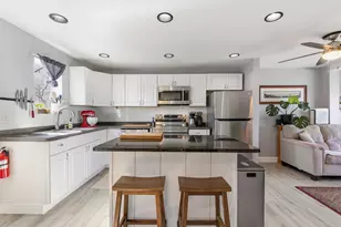 313R Warren Ave, Portland, ME 04103 - Photo 9