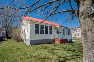 947 W Main St, Dover Foxcroft, ME 04426 - Photo 9