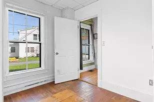 149 Pleasant St, Rockland, ME 04841 - Photo 9