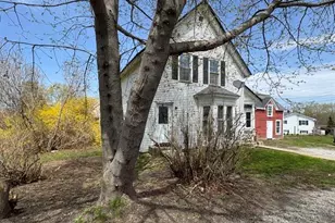 149 Pleasant St, Rockland, ME 04841 - Photo 1