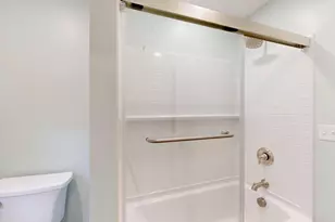 10 Riley St, Lewiston, ME 04240 - Photo 17