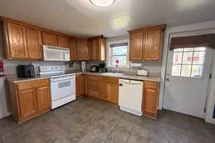 402 Roosevelt Trail, Windham, ME 04062 - Photo 7
