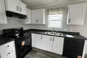 19 Bartlett St, Fairfield, ME 04937 - Photo 9