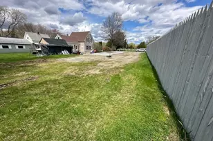 19 Bartlett St, Fairfield, ME 04937 - Photo 5