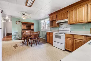 392 Elm St, Mechanic Falls, ME 04256 - Photo 9