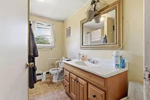 392 Elm St, Mechanic Falls, ME 04256 - Photo 23