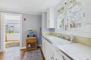 27 Water St, Orono, ME 04473 - Photo 11