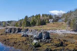 391 Main Rd, Islesboro, ME 04848 - Photo 11
