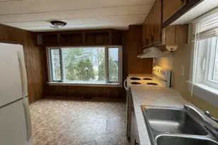 110 Mountain St, Camden, ME 04843 - Photo 3
