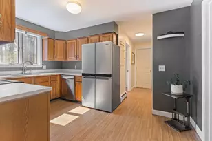 17 Glenndale Cir, Scarborough, ME 04074 - Photo 5
