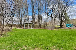 25 Elm St, Houlton, ME 04730 - Photo 9