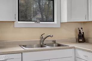 25 Pendleton St, Brewer, ME 04412 - Photo 7
