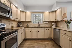 18 Garrison Oaks Dr, Kennebunk, ME 04043 - Photo 11