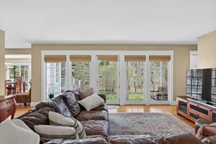 82 Hunts Point Rd, Cape Elizabeth, ME 04107 - Photo 9