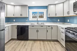 61 Elm St, Newport, ME 04953 - Photo 15
