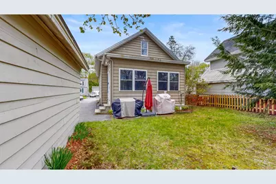 19 Fairlawn Avenue, Lewiston, ME 04240 - Photo 47