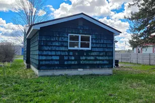 50 Elizabeth St, Presque Isle, ME 04769 - Photo 5
