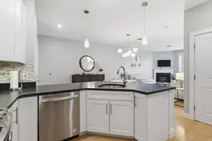 22 Hancock St, Portland, ME 04101 - Photo 11