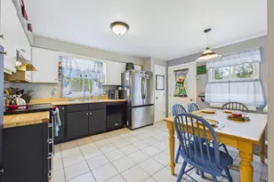 28 Beechwood Dr, Winthrop, ME 04364 - Photo 3