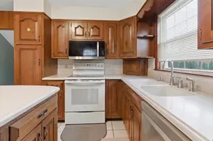 37 Stevens St, Lewiston, ME 04240 - Photo 13