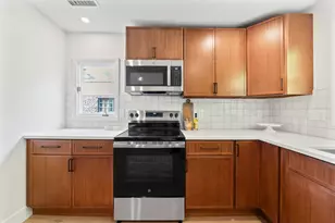31 Main St, Kittery, ME 03904 - Photo 15