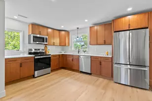 31 Main St, Kittery, ME 03904 - Photo 11